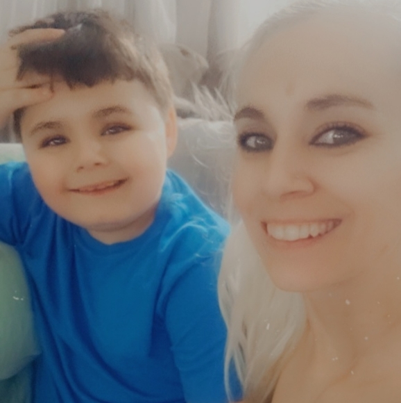 Meet your Posher, Ana - Picture 3 of 4